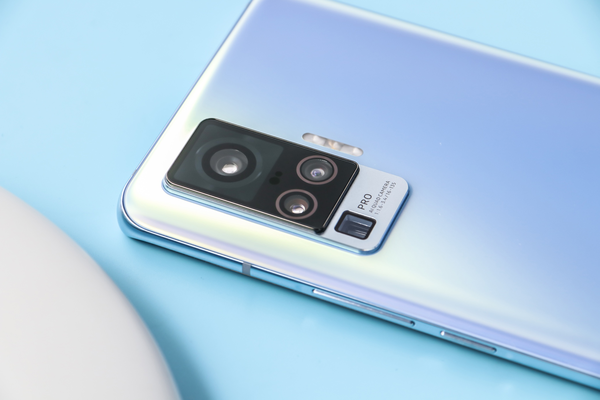 中兴最新品牌手机排行榜-Vivo  X50系列正式开启预售：微云台防抖加持起价3498元。  第3张