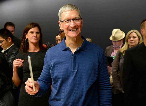 苹果市值首次突破1.5万亿美元！或者在几年内突破2万亿美元。  第2张